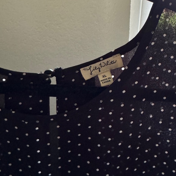 Black Lily White Blouse Size XL - Picture 2 of 3